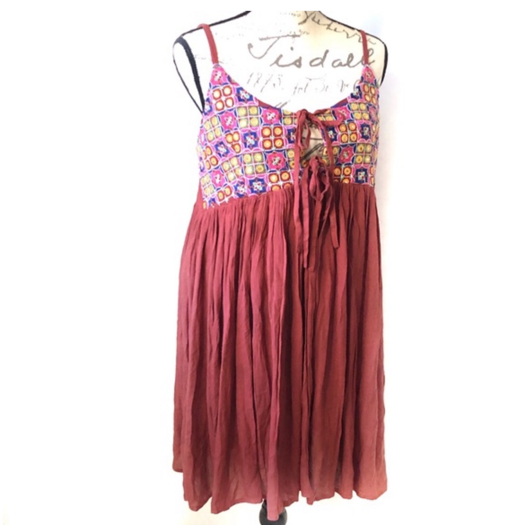 Romeo & Juliet Couture Spice Red Dress Size Medium Nwt